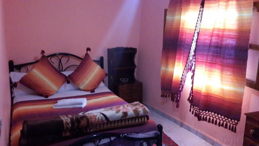 Hotel Souika Чефчауен Стая снимка